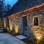 Domaine de Cazal - Gîte 4 pers avec piscine au cœur de 26 hectares de nature préservée * Saint-Cyprien (Dordogne)