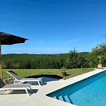 Domaine de Cazal - Gîte 4 pers avec piscine au cœur de 26 hectares de nature préservée * Saint-Cyprien (Dordogne)